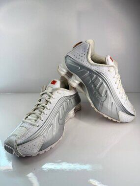 Nike Shox Sneakers – White/Silver – Unisex – Women’s US 9.5 / Men’s US 8